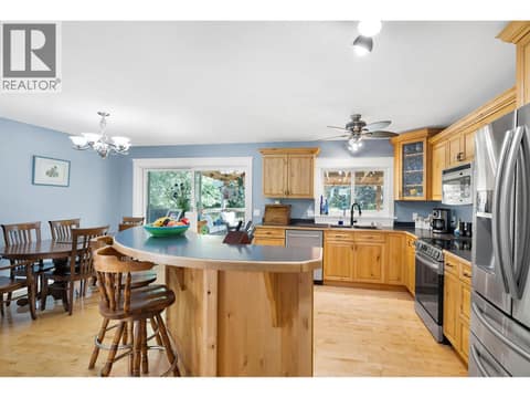 Photo 13 of 443 REIGHMOUNT Drive, Rayleigh, Kamloops