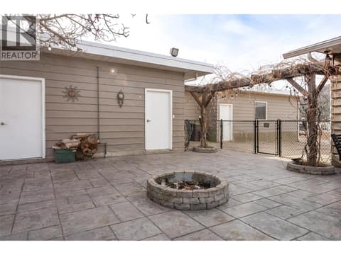 Upper home detached workshop at 371 Valley Road Unit# 1-3, North Glenmore, Kelowna