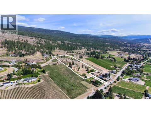 Lot lines are approximate and for reference only at 2262 Naramata Road, Naramata Rural
