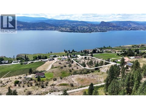 Lot lines are approximate and for reference only at 2262 Naramata Road, Naramata Rural
