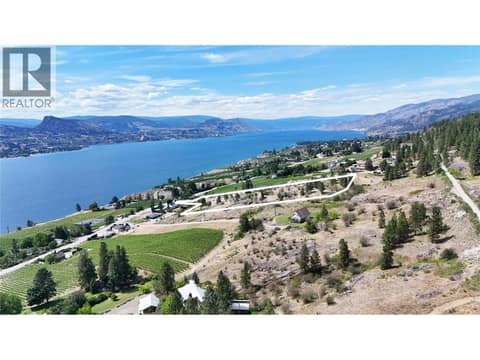 Lot lines are approximate and for reference only at 2262 Naramata Road, Naramata Rural