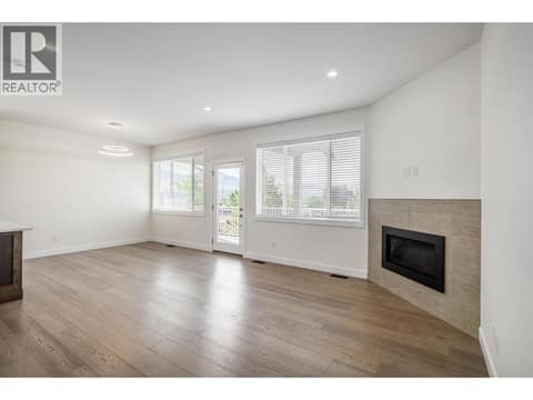 Photo 4 of 3207 Shetland Road, North Glenmore, Kelowna