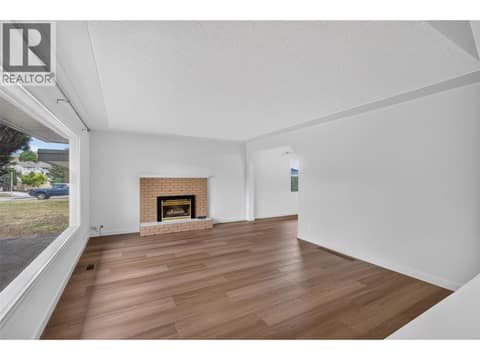 Main Level - Living Room at 3802 36 Street, Alexis Park, Vernon