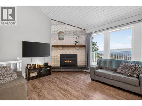 Upstairs living room at 7292 Mountridge Road, North BX, Vernon