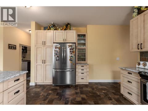 Photo 11 of 13492 Lake Hill Way, Lake Country North West
