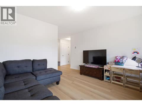 New flooring at 4004 34 Street Unit# 207 Lot# 15, Alexis Park, Vernon