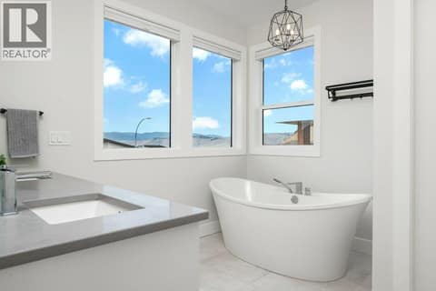Photo 18 of 631 Mt Ida Crescent, Middleton Mountain Coldstream
