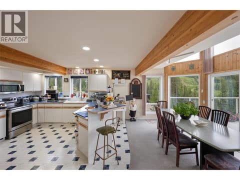 Photo 14 of 200 COUGAR Road, Oliver Rural