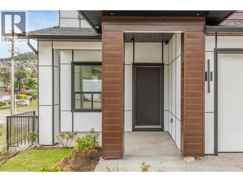 Photo 3 of 1152 Hume Avenue, Black Mountain, Kelowna