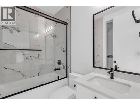 Full Bathroom at 1152 Hume Avenue, Black Mountain, Kelowna
