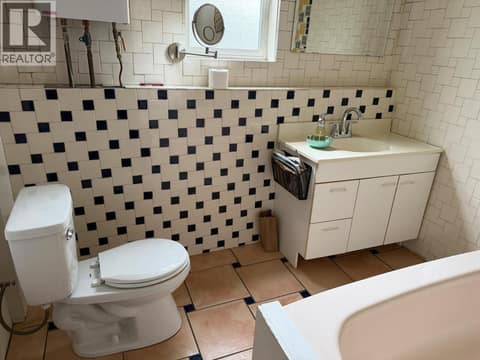 Full 4 piece bath at Lot 2 Nashwito Road, Okanagan North, Vernon