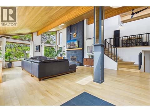 Photo 4 of 10371 Okanagan Centre Road E, Lake Country East / Oyama