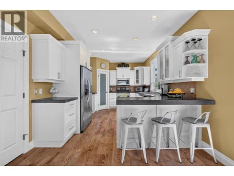 Photo 10 of 1124 Peak Point Drive, West Kelowna Estates