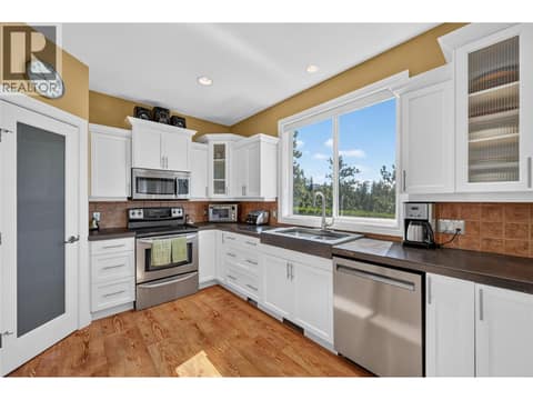Photo 11 of 1124 Peak Point Drive, West Kelowna Estates