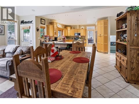 Photo 10 of 102 Westview Drive, Wiltse/Valleyview, Penticton