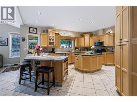 Photo 12 of 102 Westview Drive, Wiltse/Valleyview, Penticton