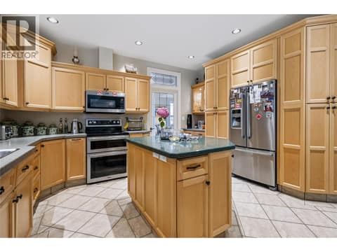 Photo 14 of 102 Westview Drive, Wiltse/Valleyview, Penticton