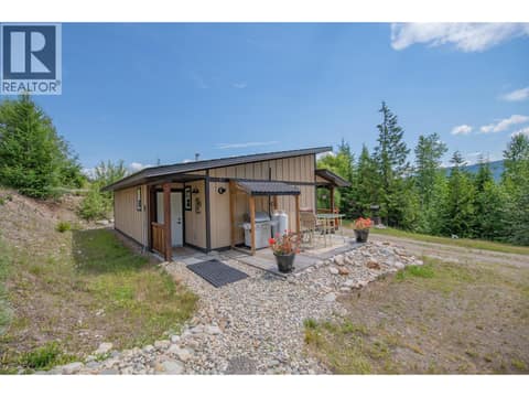 1 bedroom, 1 bathroom, hot water on demand, wood burner & electric heat at 1309 Eagle Ridge Road, Mabel Lake South, Lumby