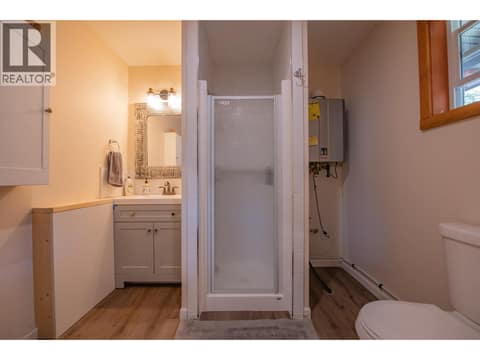 Cottage Bathroom at 1309 Eagle Ridge Road, Mabel Lake South, Lumby