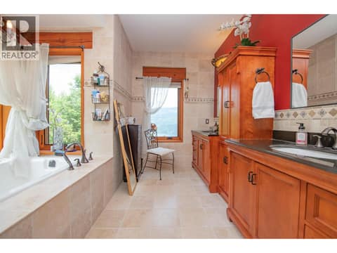 Luxurious Master Bathroom at 1309 Eagle Ridge Road, Mabel Lake South, Lumby
