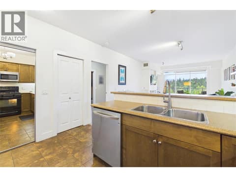 Photo 6 of 2532 Shoreline Drive Unit# 317, Lake Country North West