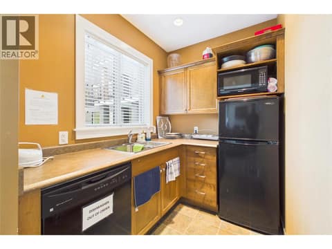 Clubhouse Kitchen at 2532 Shoreline Drive Unit# 317, Lake Country North West