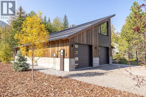 Photo 2 of 5538 Currie Bowl Way, Ski Hill Area, Fernie