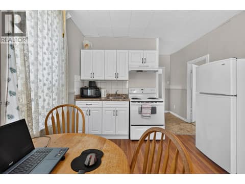 Photo 15 of 403 Howard Avenue, Enderby / Grindrod