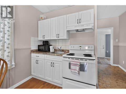 Photo 16 of 403 Howard Avenue, Enderby / Grindrod