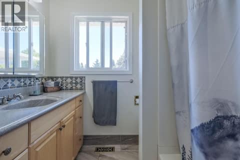 Photo 8 of 709 BARTLETT Drive, Husula/West Bench/Sage Mesa, Penticton
