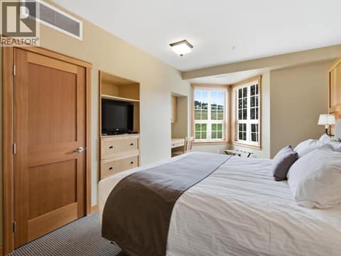 Photo 10 of 105 Village Center Court Unit# 226, Predator Ridge, Vernon