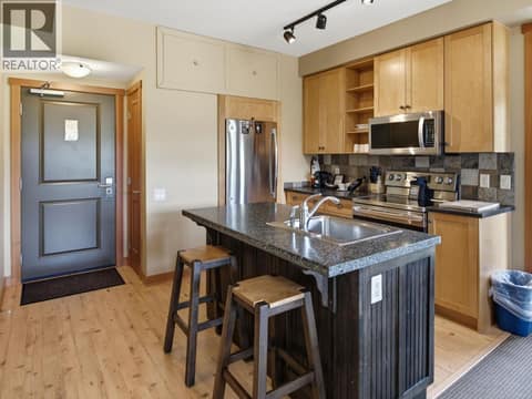 Photo 4 of 105 Village Center Court Unit# 226, Predator Ridge, Vernon