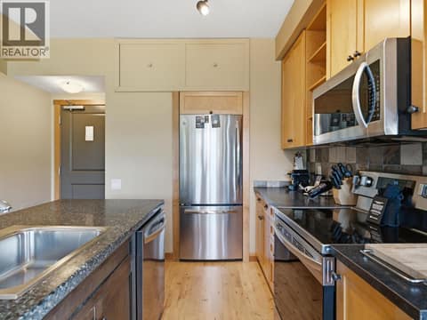 Photo 6 of 105 Village Center Court Unit# 226, Predator Ridge, Vernon