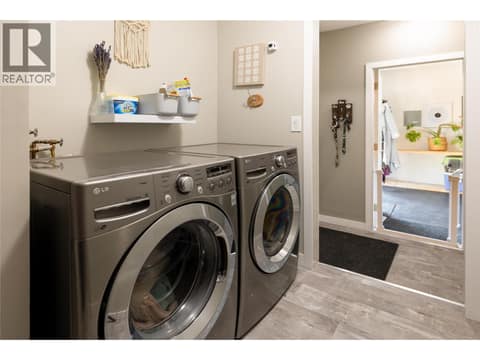 Photo 14 of 3451 McTaggart Road, Glenrosa, West Kelowna