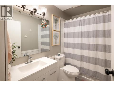 Photo 9 of 3451 McTaggart Road, Glenrosa, West Kelowna