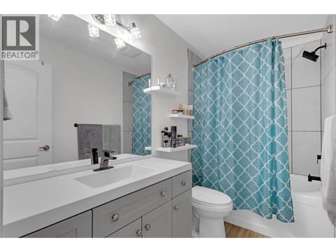 4 piece ensuite off the primary bedroom. at 1651 Lynrick Road Unit# 128, Black Mountain, Kelowna