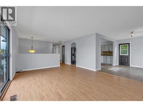 Photo 10 of 2550 Wiltse Drive, Wiltse/Valleyview, Penticton