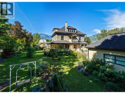 Photo 4 of 805 & 815 Mackenzie Avenue, Revelstoke
