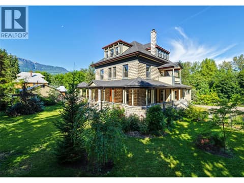 Photo 7 of 805 & 815 Mackenzie Avenue, Revelstoke