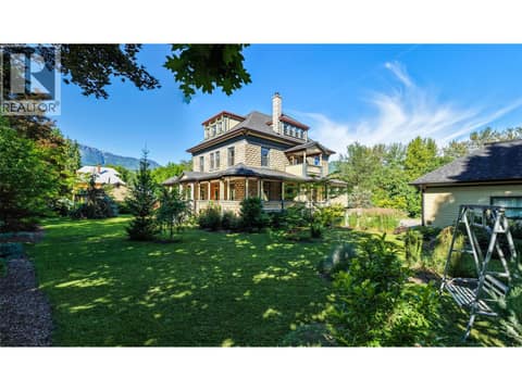 Photo 8 of 805 & 815 Mackenzie Avenue, Revelstoke
