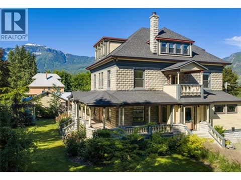 Photo 9 of 805 & 815 Mackenzie Avenue, Revelstoke
