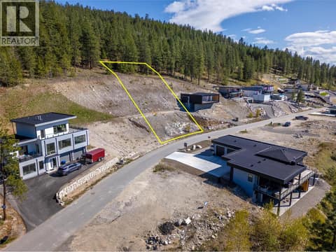 LOT LINES ARE APPROXIMATE at 2960 OUTLOOK Way, Naramata Rural