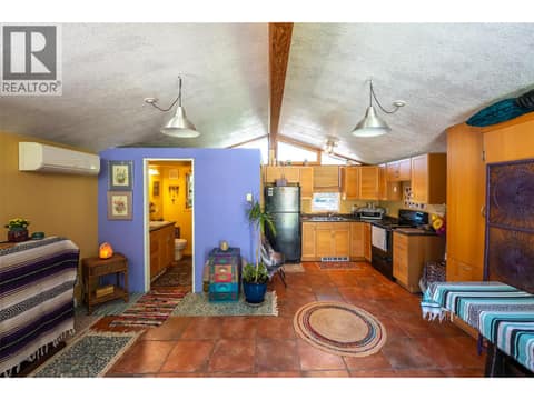 Guest Suite at 482 Pinehill Road, Oliver Rural