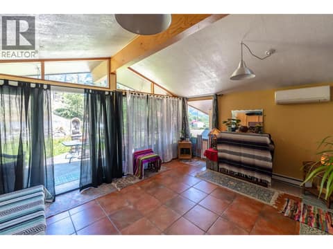 Guest Suite at 482 Pinehill Road, Oliver Rural