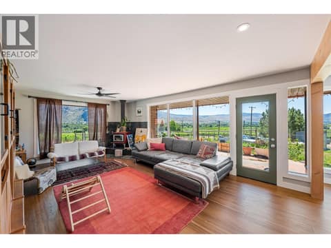 Main House at 482 Pinehill Road, Oliver Rural