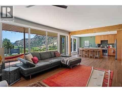 Main House at 482 Pinehill Road, Oliver Rural