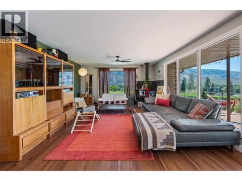 Main House at 482 Pinehill Road, Oliver Rural