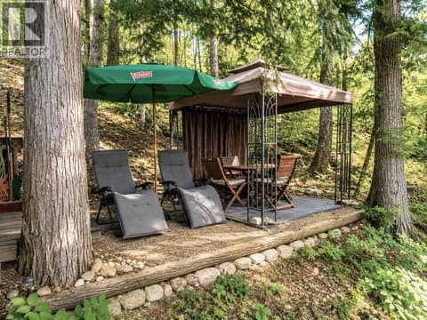 Ideal relaxation in the shade at 87 Dolly Varden Road, Ashton Crk/Mabel Lk, Enderby