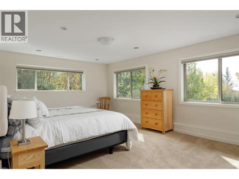 Photo 81 of 8100/8104 Silver Star Road Road, North BX, Vernon