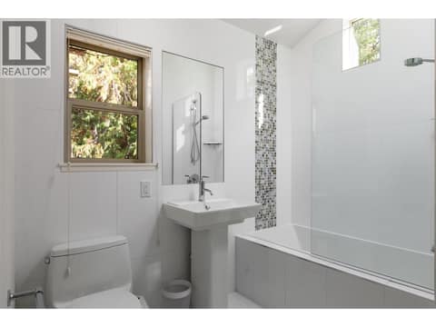 Photo 85 of 8100/8104 Silver Star Road Road, North BX, Vernon